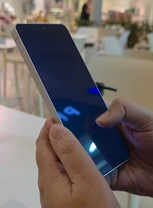 Samsung Galaxy S26 Ultra Privacy Screen Modes Shown Live: Standard and Maximum Protection