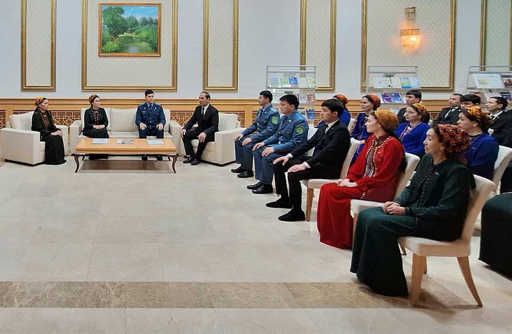 Dost-doganlyk gatnaşyklary ösýär