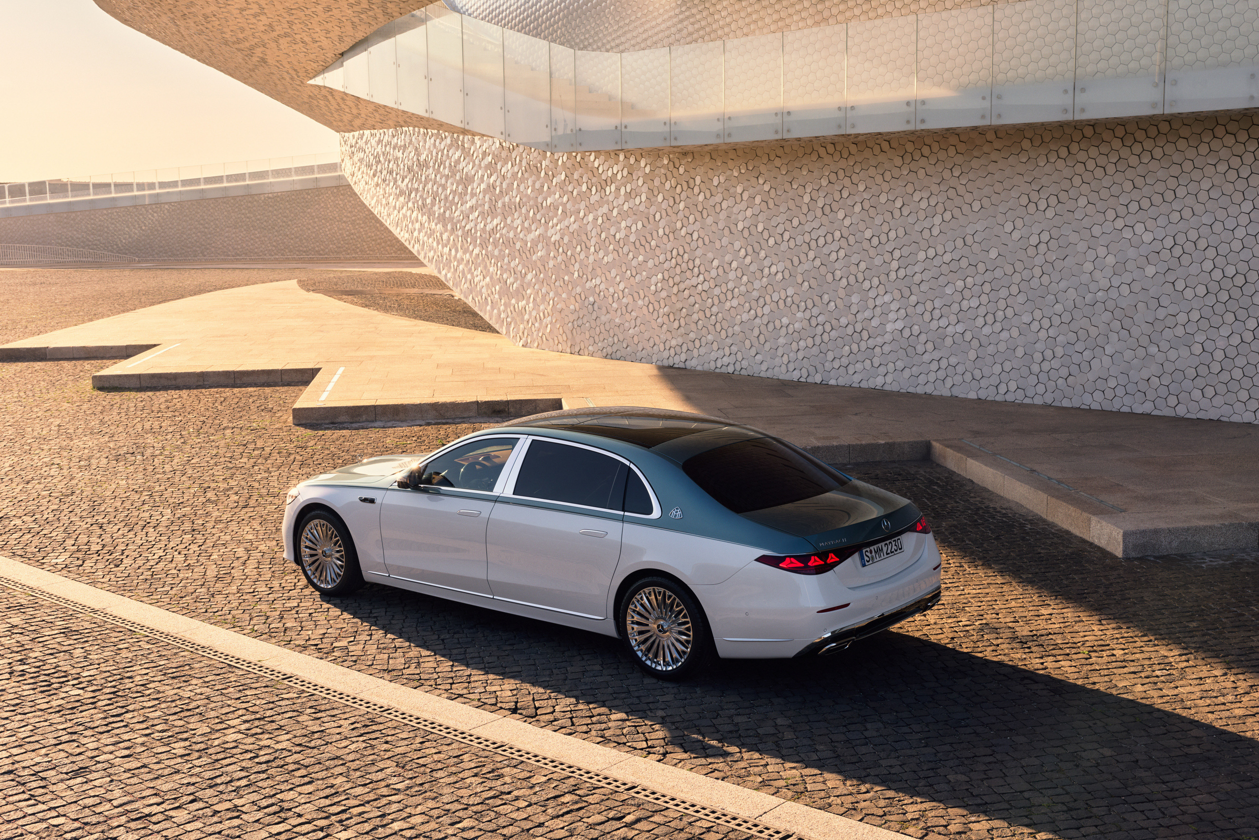 Bu "mata" salonly ilkinji Mercedes-Maybach S-Class we ol örän täsirli
