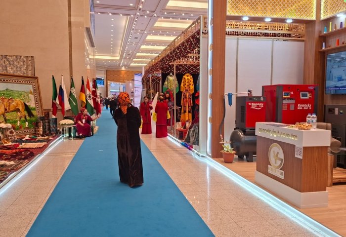 Exhibition in honor of the 18th anniversary of UIET opened in Ashgabat
