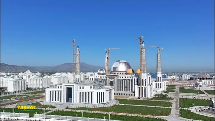 Construction of a New Large Mosque Continues in Arkadag City
