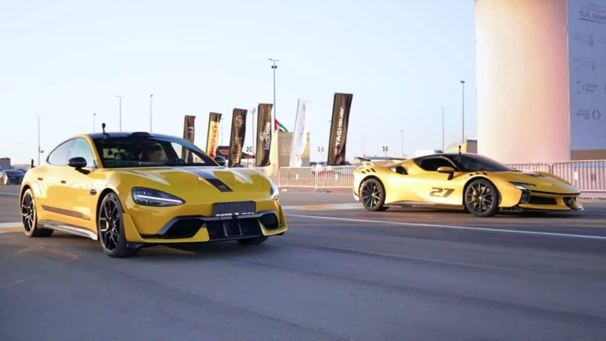 Xiaomi elektromobili drag ýaryşynda Ferrari superulagyndan öňe geçdi