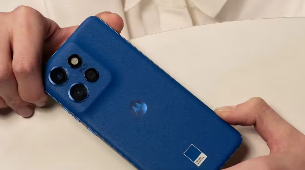 Motorola Outpaces Samsung: Android 17 Beta Testing Launched for Budget Models