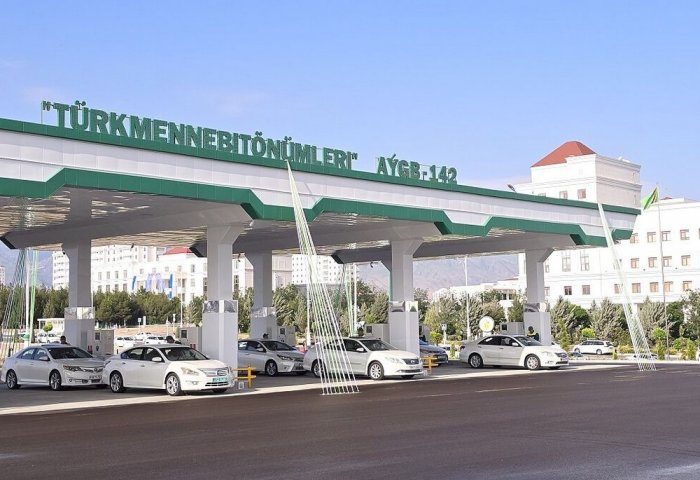 “Türkmennebit” benzin öndürmegiň meýilnamasyny 126,5 göterim ýerine ýetirdi