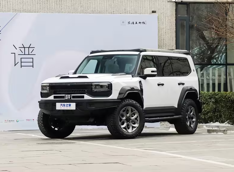 Jetour Zongheng G700: Rowatlara garşy durýan 761 at güýçli hytaý gibridi