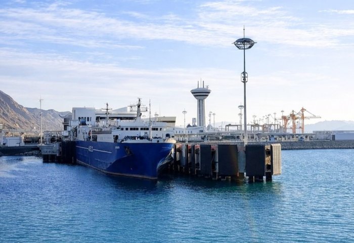 Azerbaýjanyň “Barda” gämisi abatlaýyşdan soň Türkmenbaşa ilkinji ýüzüşini amala aşyrdy