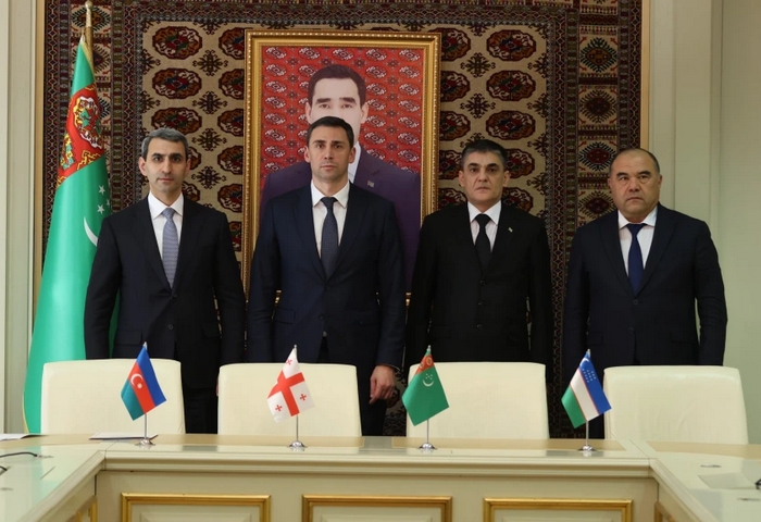 Туркменистан, Азербайджан, Узбекистан и Грузия договорились развивать грузоперевозки через Каспий
