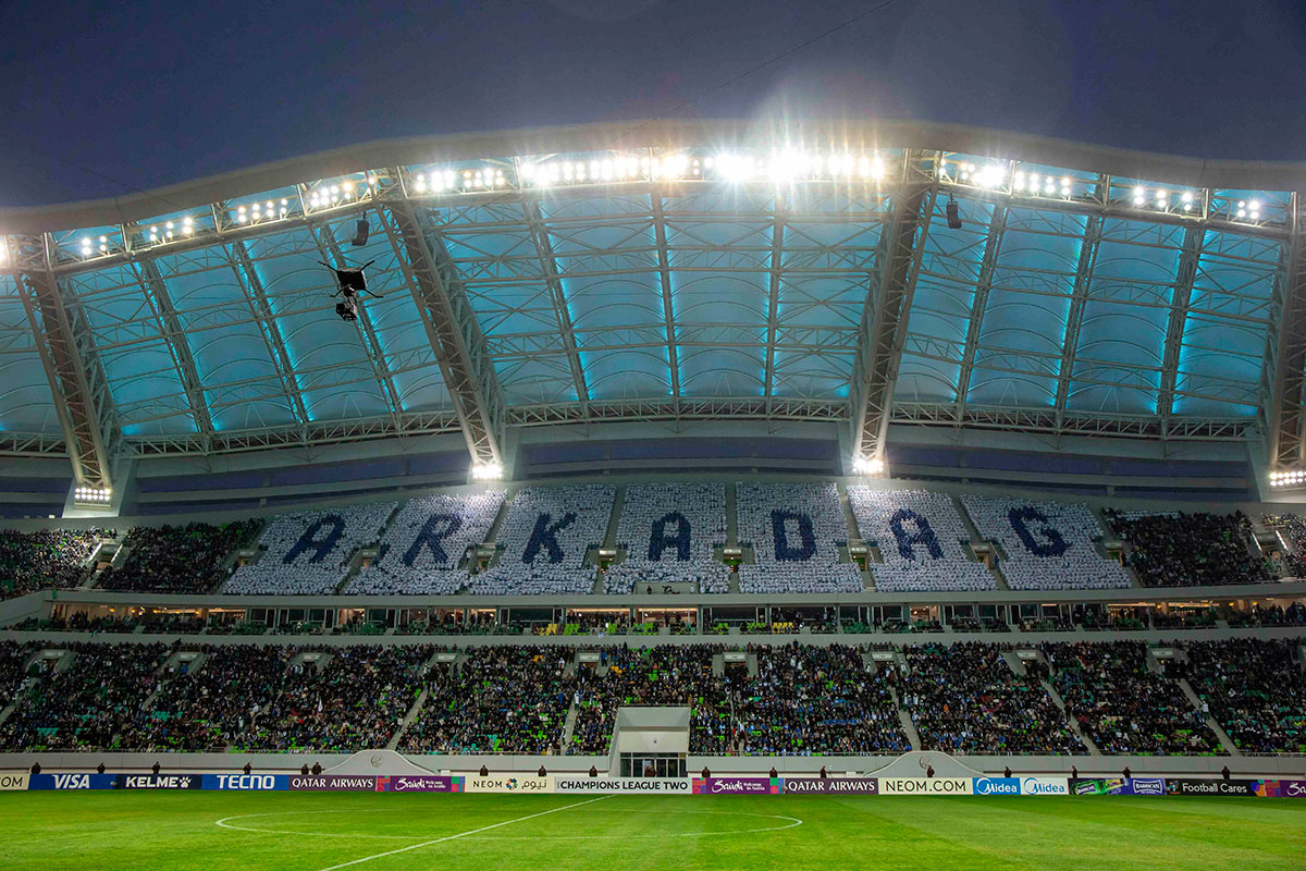 «Arkadag» we «Al-Nassr» futbol toparlary duşuşdy