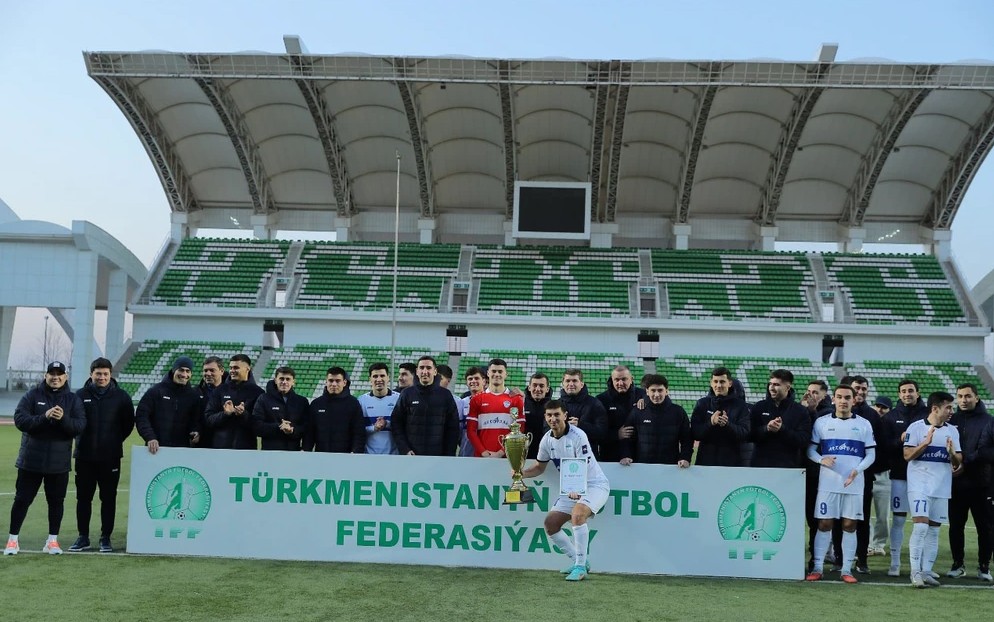 «Arkadag» topary bassyr ikinji ýyl Türkmenistanyň Futbol federasiýasynyň Kubogyna eýe boldy