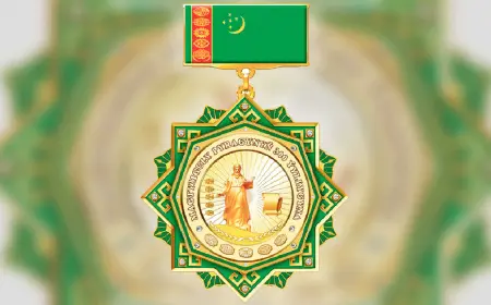 В Туркменистане утверждено описание планки юбилейной медали к 300-летию Махтумкули Фраги