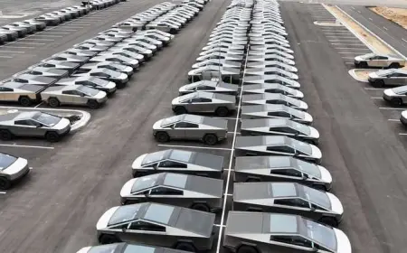 Tesla-nyň ammarlarynda müňlerçe Cybertruck tozan basyp dur