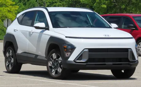 Новый облик кроссовера Hyundai Kona 2025