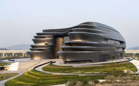 Шэньчжэнь открывает футуристический музей науки и технологий: новый центр инноваций Китая