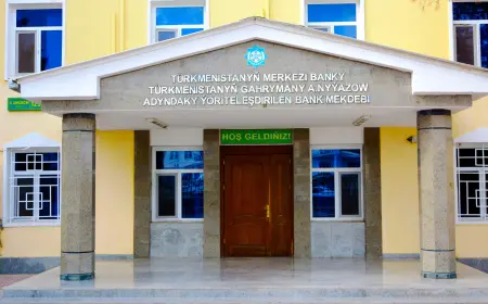Türkmenistanyň Gahrymany Atamyrat Nyýazow adyndaky Ýöriteleşdirilen bank mekdebi 2025/2026-njy okuw ýyly üçin talyplyga kabul edýär