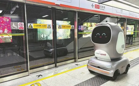 Робот-курьеры начали доставлять товары в метро Шэньчжэня