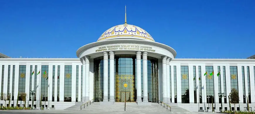 Halkara Ynsanperwer ylymlary we ösüş uniwersiteti 2025/2026 okuw ýylyna dalaşgärleri çagyrýar