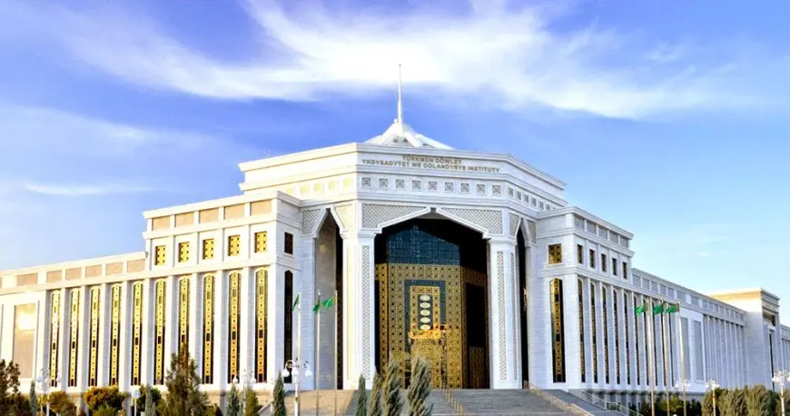 Türkmen döwlet Ykdysadyýet we Dolandyryş instituty 2025/2026 okuw ýylyna dalaşgärleri çagyrýar
