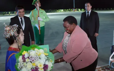 Премьер-министр Уганды Робина Наббанья прибыла в Туркменистан