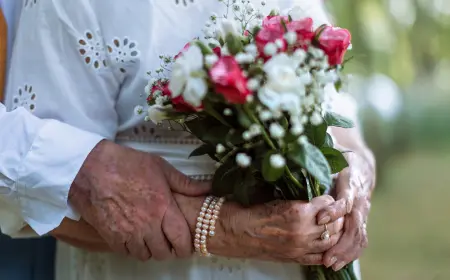 The Oldest Bride Married in Moscow in 2025 is 91 Years Old