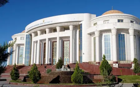 В Государственном музыкально-драматическом театре Лебапа поставлена новая пьеса «Сырак»