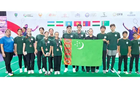Badmintonçylarymyz taryhda ilkinji gezek abraýly halkara ýaryşyň hormat münberine çykdylar