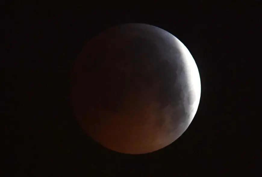 "Roscosmos" Announces Upcoming Lunar Eclipse