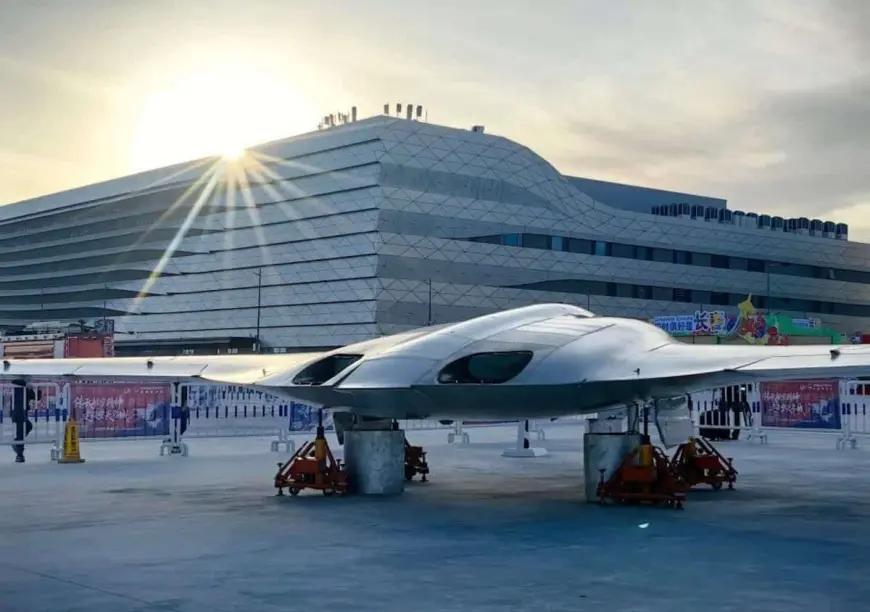 New Large “Flying Wing” Drone Spotted in China