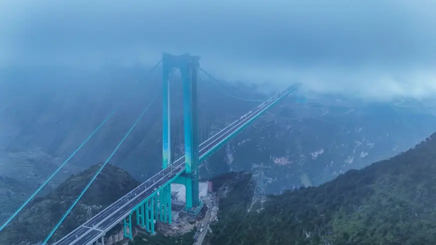 Dünyanın En Yüksek Köprüsü Çin’in Güneybatısında Açılıyor