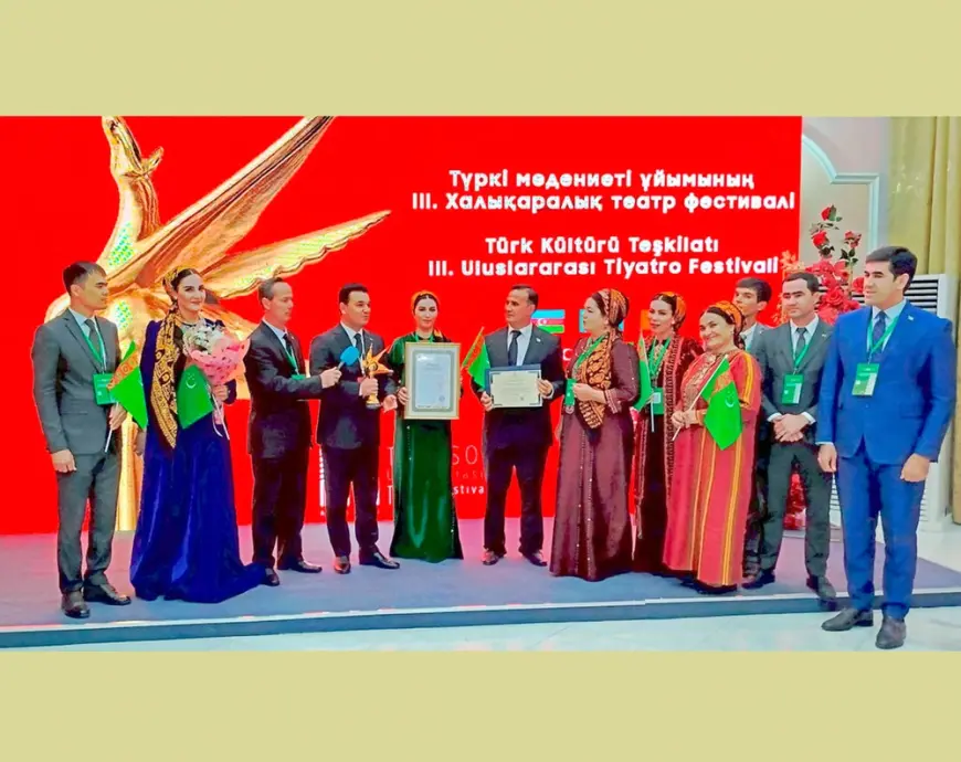 Туркменский театр стал обладателем наград III Международного театрального фестиваля стран-членов ТЮРКСОЙ