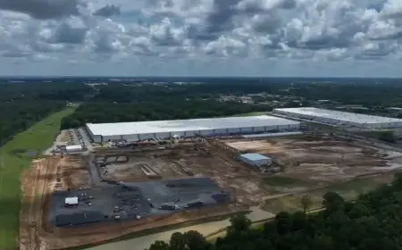 Mask täze emeli intellekt merkezini döretmek üçin milliardlarça dollar maýa goýdy