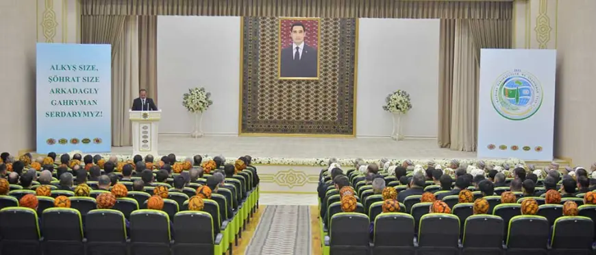 Türkmenabadyň himiýa zawodynyň täze önümçilik toplumynyň düýbi tutuldy