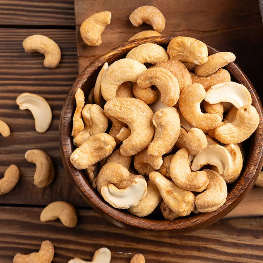 Назван орех, который снижает воспаление в организме при ожирении