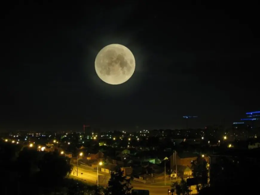 До конца года Земля будет наблюдать два явления «Близкой полной Луны»