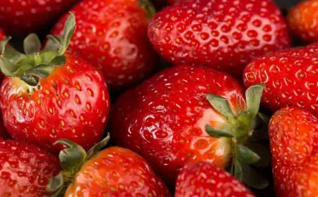 Скрытая опасность клубники: врач предупреждает