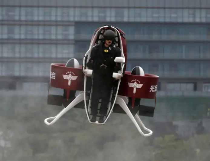 В Китае показали в действии реактивный ранец