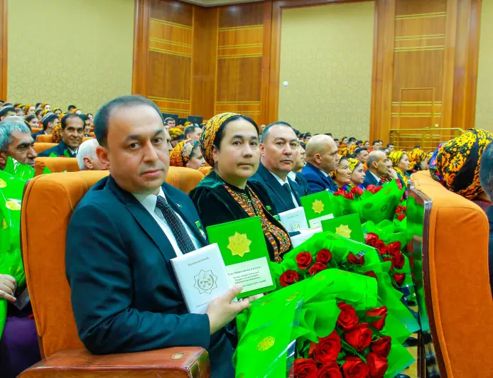 Türkmenistan Cumhurbaşkanı tarım çalışanlarını ödüllendirme kararnamesini imzaladı