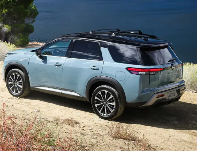 Täzelenen «Nissan Pathfinder 2026» hödürlendi: 3,5 litrlik V6 hem-de 9 geçirijili «awtomat»