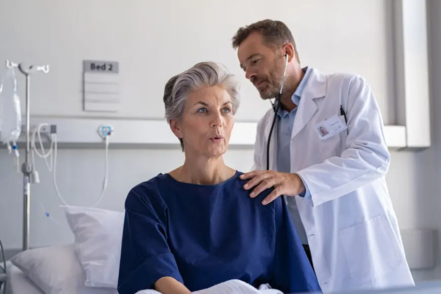 Врач назвал различия в симптоматике рака лёгких у мужчин и женщин