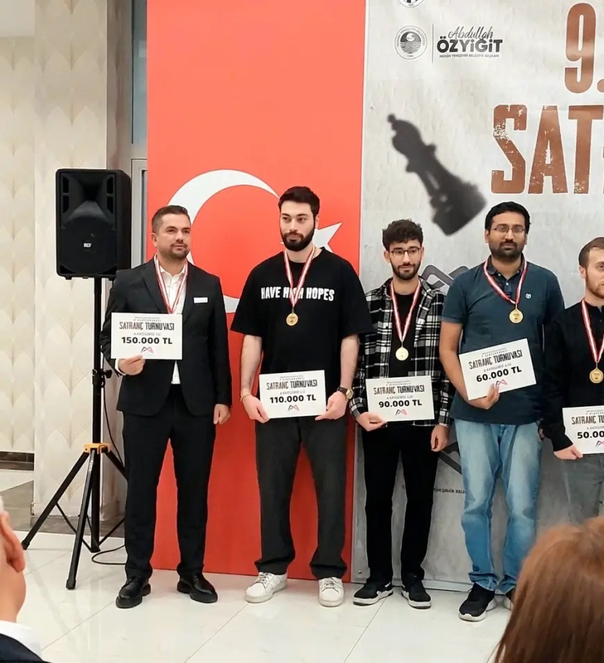 Türkmen grossmeýsteri Türkiýede geçen halkara ýaryşyň ýeňijisi boldy