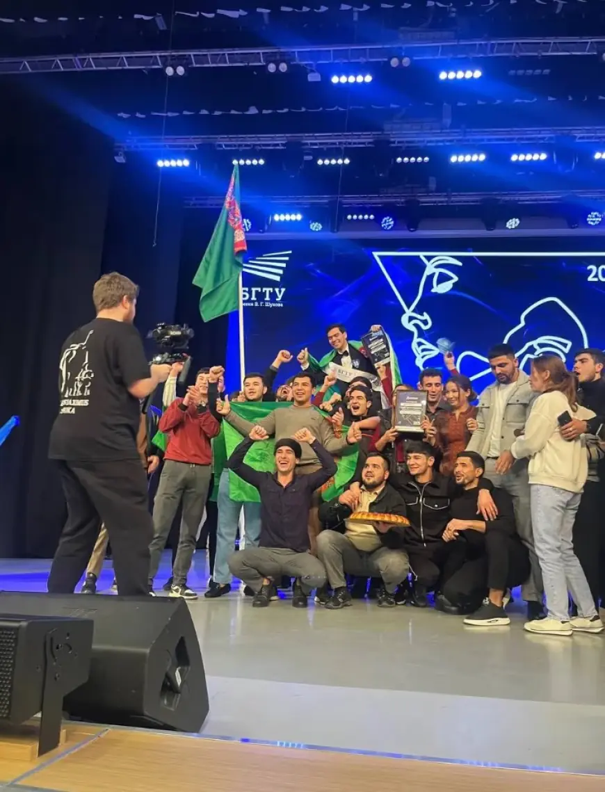 Türkmen Allaberdi Umarow Belarusda «Ýylyň talyby» baýragynyň eýesi boldy