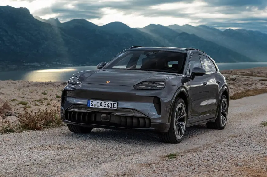 Porsche ilkinji gezek elekrtik wersiýaly Cayenne modellerini görkezdi