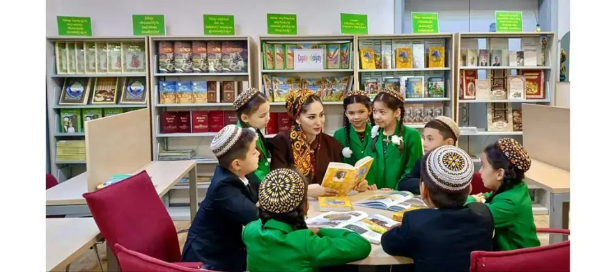 Türkmenabatdaky 16-njy çagalar bagynda nesil terbiýesi we okatmak işleri