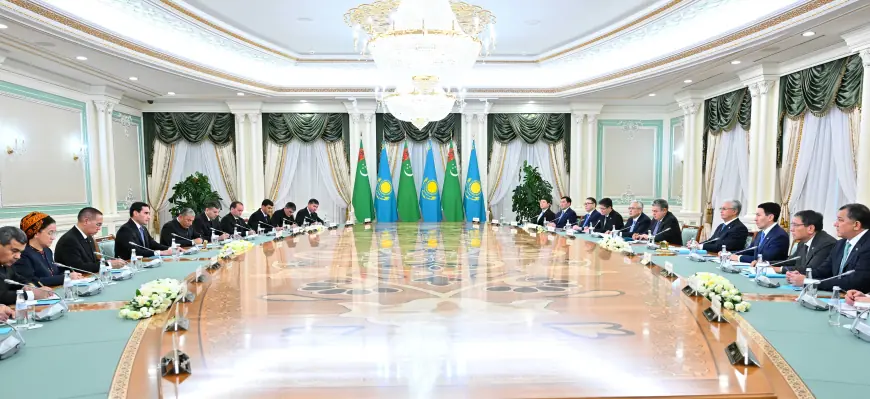 Türkmen-gazak gepleşikleri: resminamalaryň uly toplumyna gol çekildi