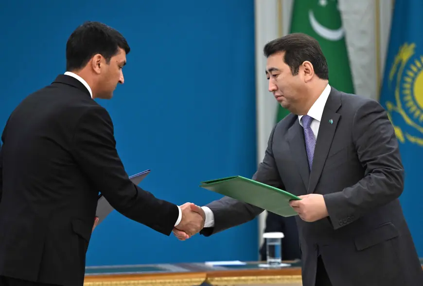 Türkmen-gazak gepleşikleri: resminamalaryň uly toplumyna gol çekildi