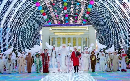 Türkmenistanyň Baş Täze ýyl arçasynyň yşyklary ýakyldy