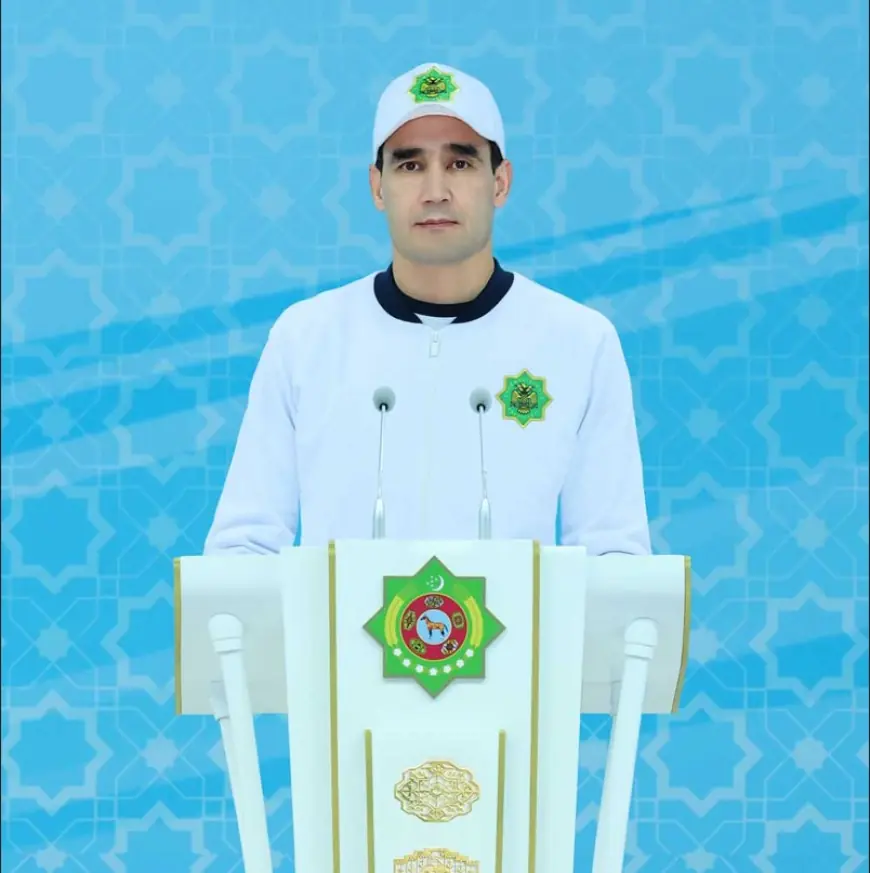 Президент Туркменистана принял участие в церемонии награждения граждан, отличившихся в сферах образования и спорта