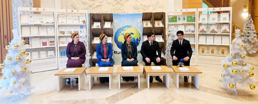 Welaýat kitaphanasynda «Täze ýyl — ýagşy arzuwlaryň baýramy» temasy boýunça tegelek stoluň başynda söhbetdeşlik geçirildi