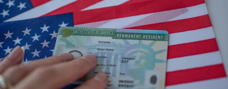 ABŞ “Grin kart” lotereýasyny wagtlaýyn togtatdy